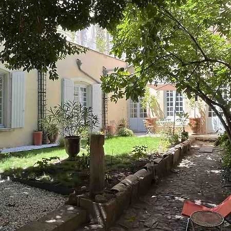 Le Chapitre Avec Jardin - Centre Historique Apartment Nimes Exterior photo